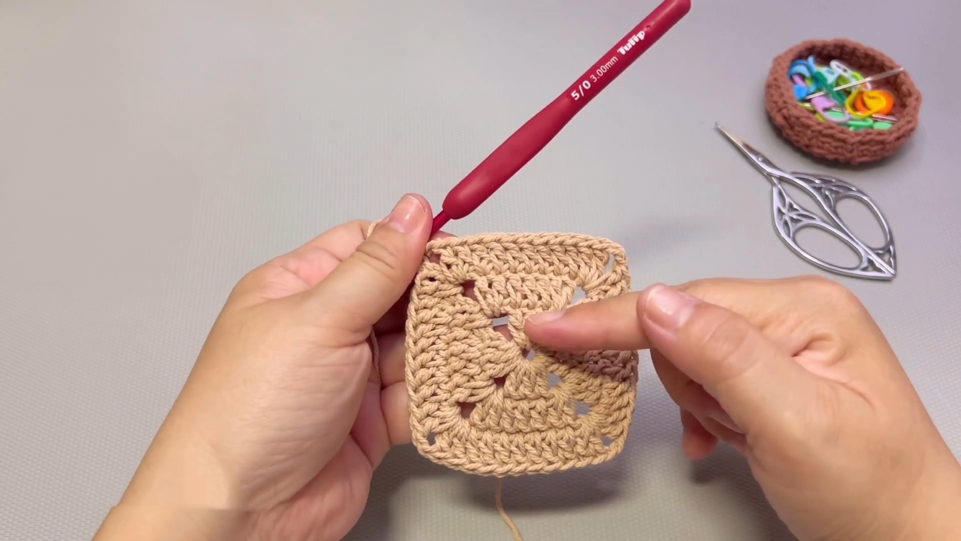 How to Crochet Granny Square Base Bag for Everyday Use