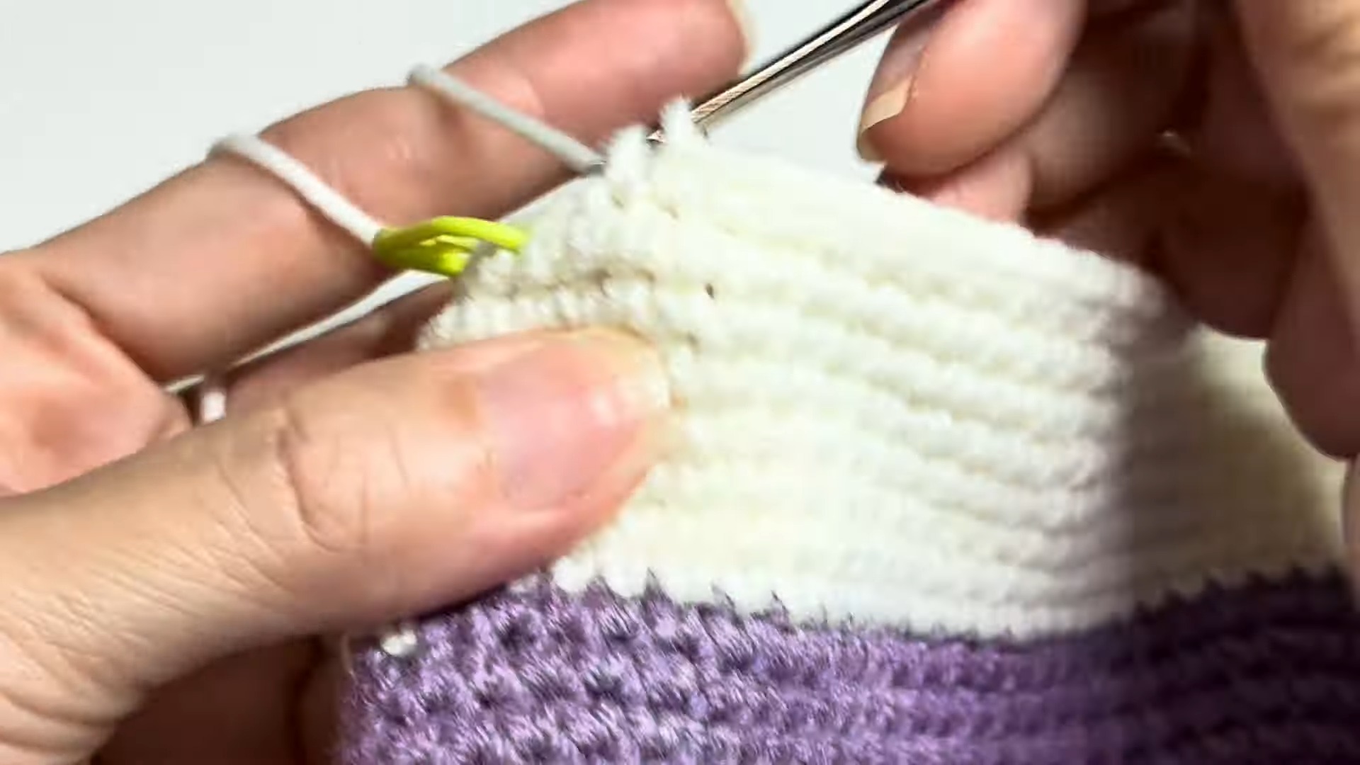 Crochet a Stylish and Functional Camera Sling Bag