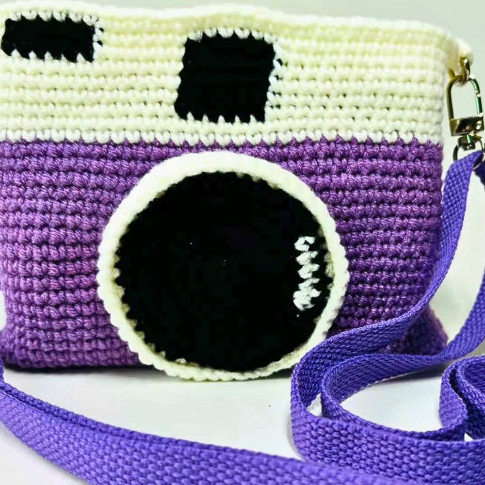 Crochet a Stylish and Functional Camera Sling Bag