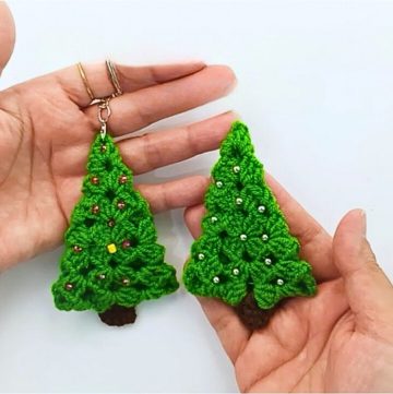 How To Make A Festive Crochet Christmas Tree For Your Holiday Decor And Gifts