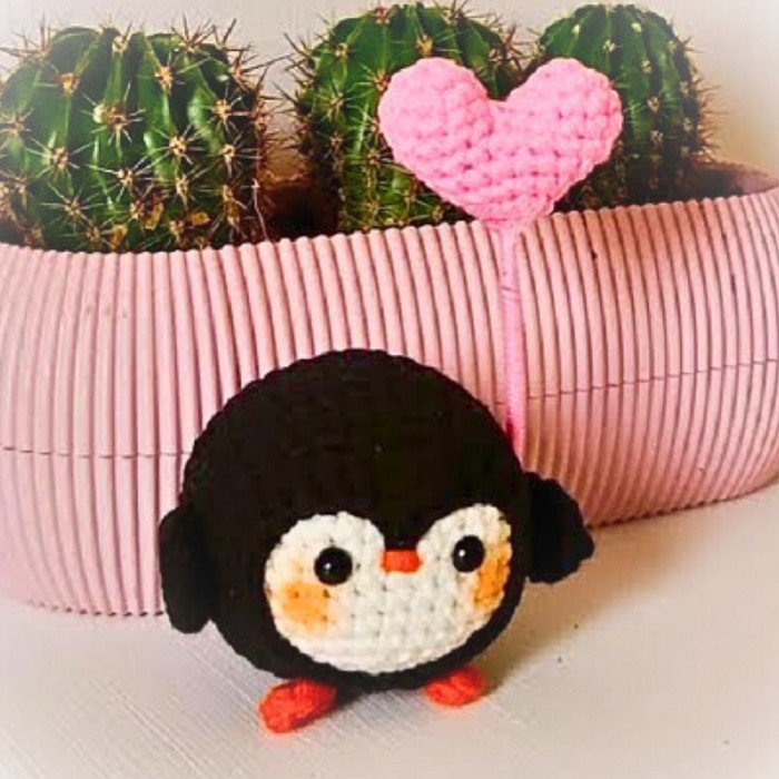 Learn to Crochet an Adorable Amigurumi Penguin – Fun, Easy, and Customizable