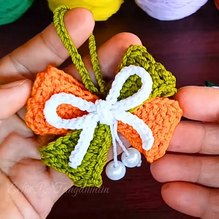 Crochet Christmas Bow