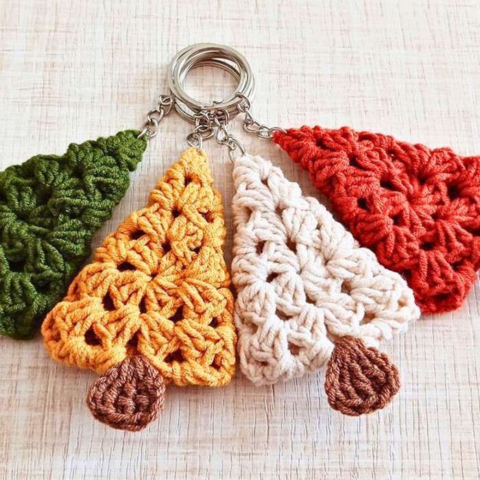 Crochet Keychain a Festive Christmas