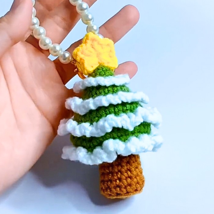Easy Crochet Christmas Tree Pattern for Holiday Decor