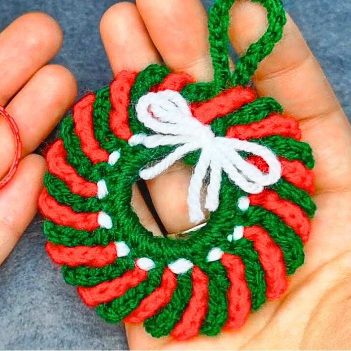 Crochet Christmas wreath