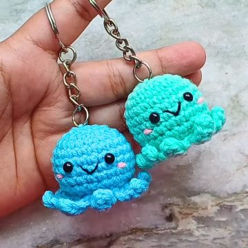 Simple Crochet Mini Octopus Amigurumi Keychain Tutorial