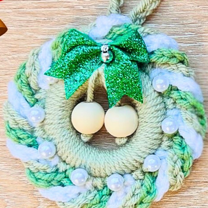 Striking Yet Simple Crochet Ornaments With Beads And Bows