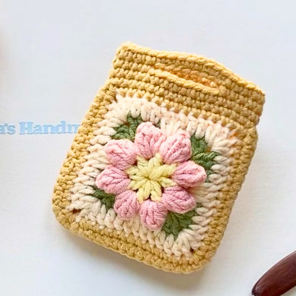 Crochet Flower Granny Square Earphone Bag Pattern