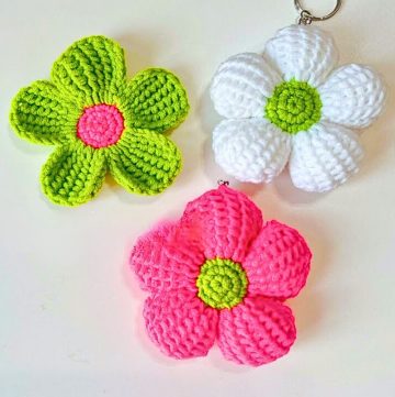 Crochet Flower Keychain Pattern - Eye-Catching Handmade Design