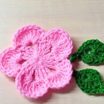 Crochet Flower & Leaf Pattern for Stylish Handmade Projects