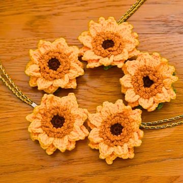 Crochet Sunflower Keychain Pattern – Cute and Creative Design