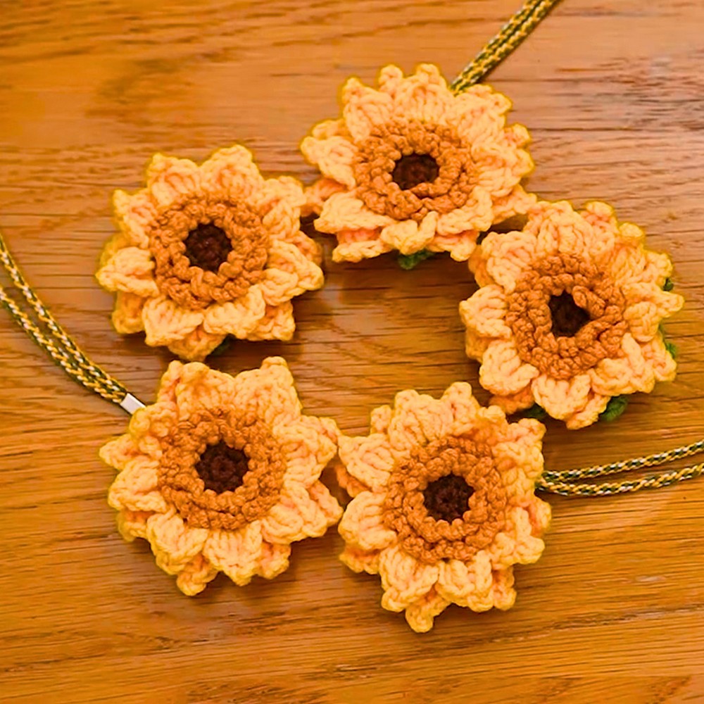 Crochet Sunflower Keychain Pattern – Cute and Creative Design