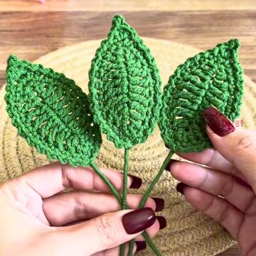 Crochet Wire-Framed Leaf Pattern for Roses