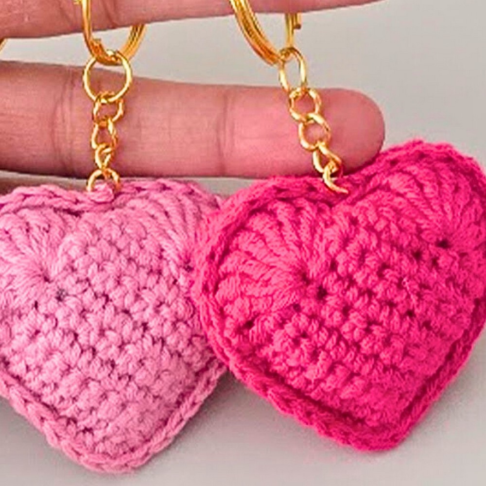 Crochet a Customizable Heart Keychain with Step-by-Step Instructions