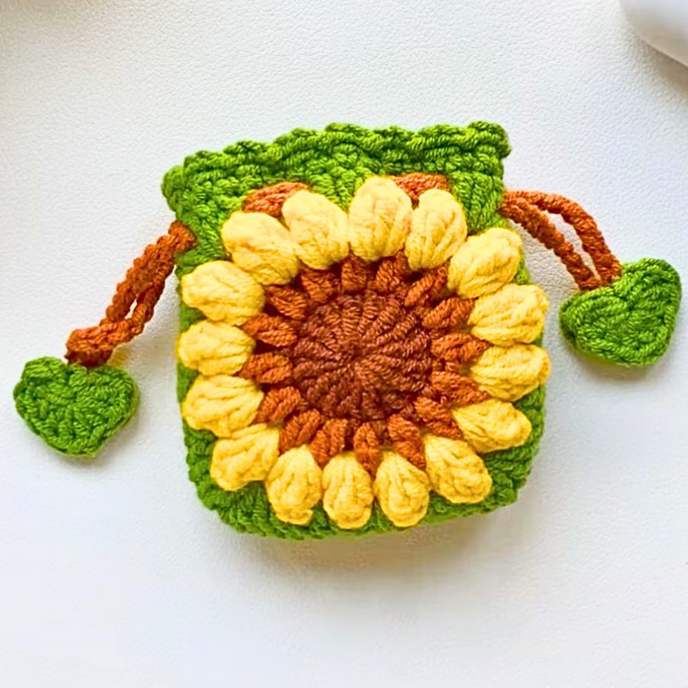 Stylish Crochet Flower Earphone Holder - Easy & Fun!