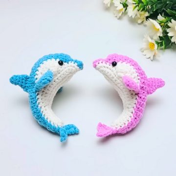 Charming Crochet Dolphin Keychain - Fun DIY Design