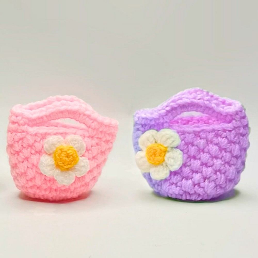 Crochet Doll Handbag Pattern – Sweet and Stylish Design