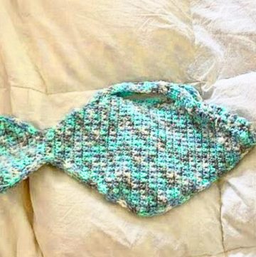 Crochet Fish Clutch Bag for Stylish Handmade Accessory