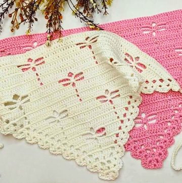 Crochet summer bandana with a beautiful stitch