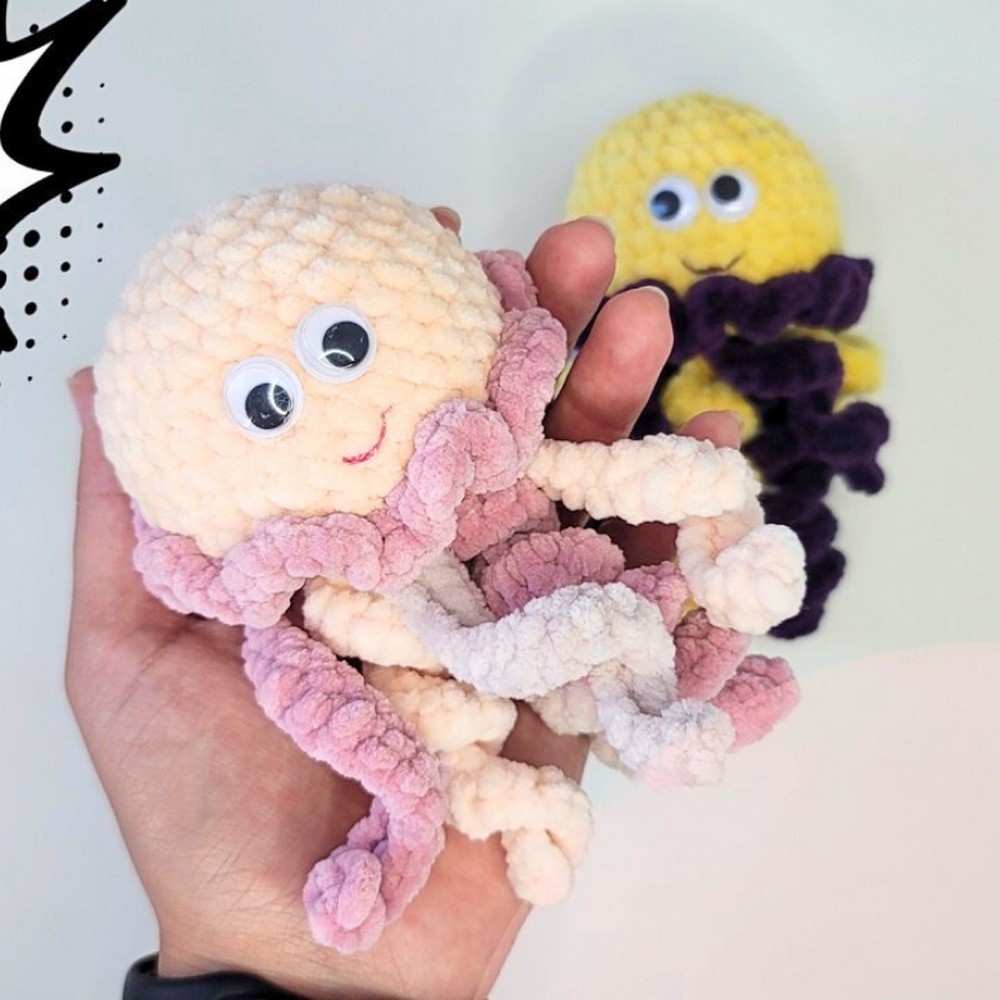 Cute Crochet Jellyfish Amigurumi with Flowing Tentacles