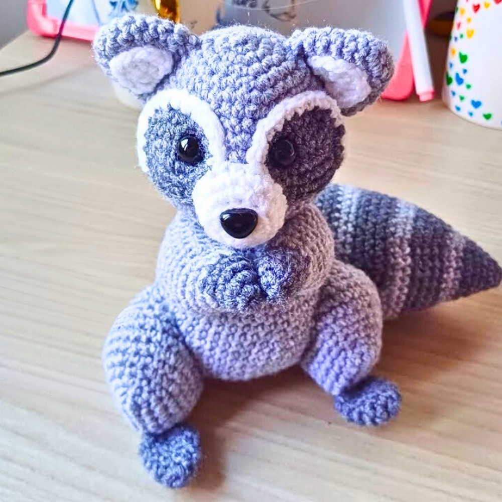 Crochet Raccoon Amigurumi Guide with Eye Patch Details