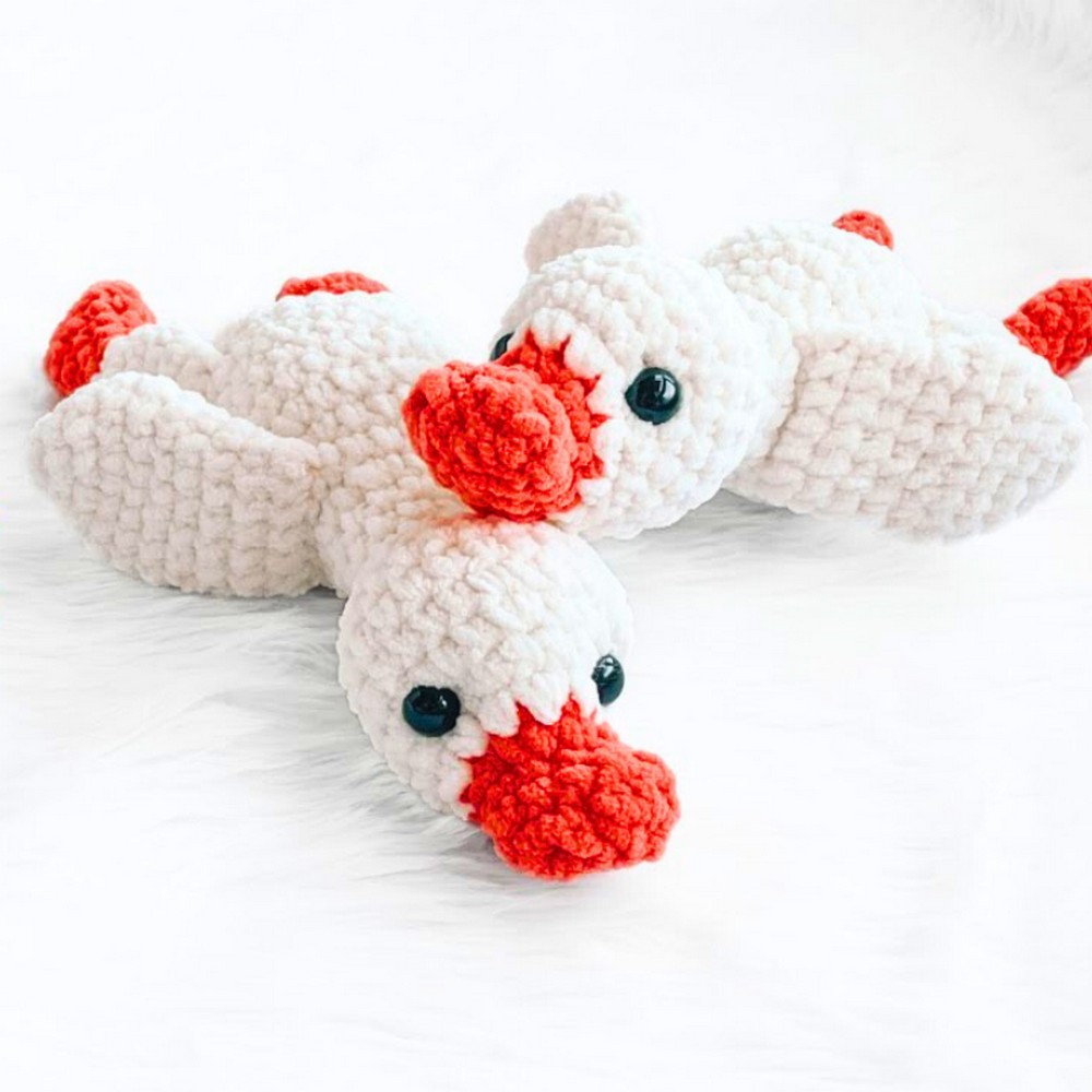 No-Sew Crochet Goose Pattern with Step-by-Step Tutorial