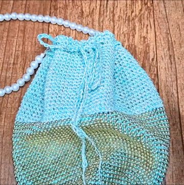Crochet beaded bag