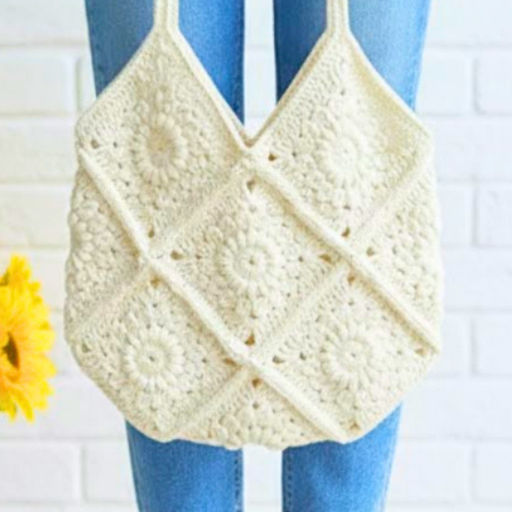 How to Crochet a Sunflower Granny Square Bag