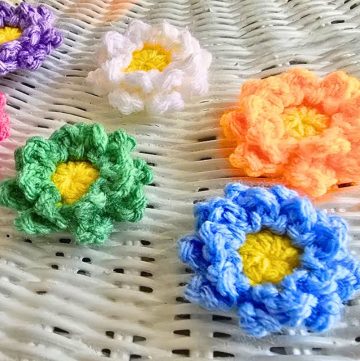 Crochet Flower Appliqué With Easy Two-Color Pattern for Decor