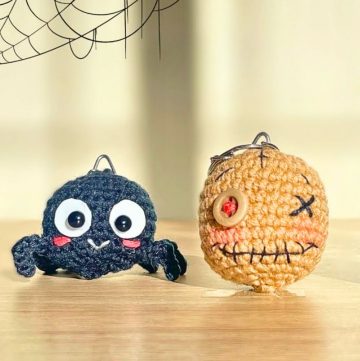 How to Crochet Voodoo Doll, Spider & Black Cat Keychains Pattern