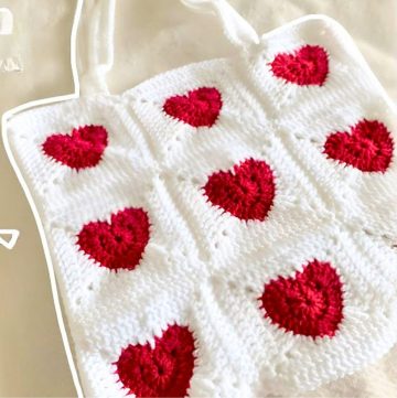 turn heart granny squares into a cute bag