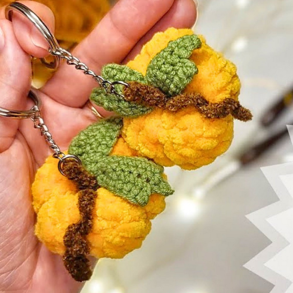 Beginner-Friendly Crochet Halloween Pumpkin Keychain Tutorial