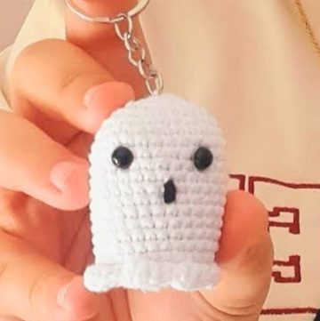 Crochet Amigurumi Halloween Ghost Keychain Tutorial