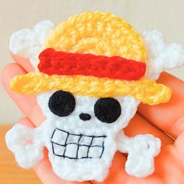 Easy Crochet One Piece Skull with Pirate Hat Tutorial