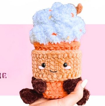 Easy Crochet Pumpkin Spice Latte Tutorial for Warm Fall Décor