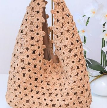 Learn to Crochet a Large Shopper Bag with a Floral Pattern