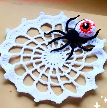 Simple Crochet Spider Web Tutorial for Fun Halloween Decor