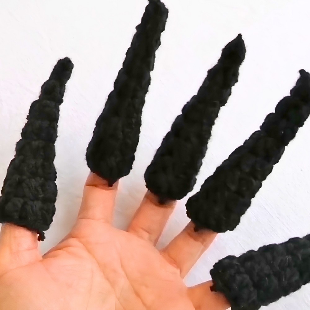 Crochet Halloween Finger Pattern - Spooky Design