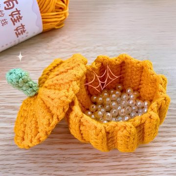 How to Crochet a Pumpkin Basket for Fall Décor