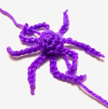 How to Crochet a Spider for Decorations or Gifts