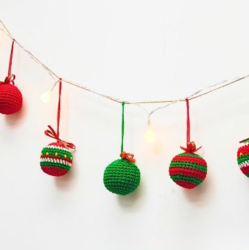 Simple Crochet Christmas Ornament Ball Tutorial