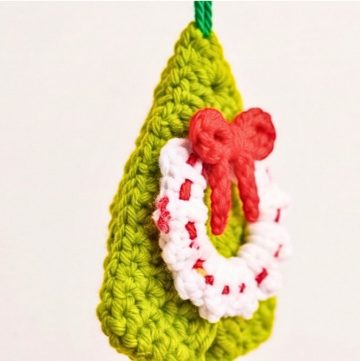 Crochet Christmas Tree Ornament Pattern with Popcorn Stitch