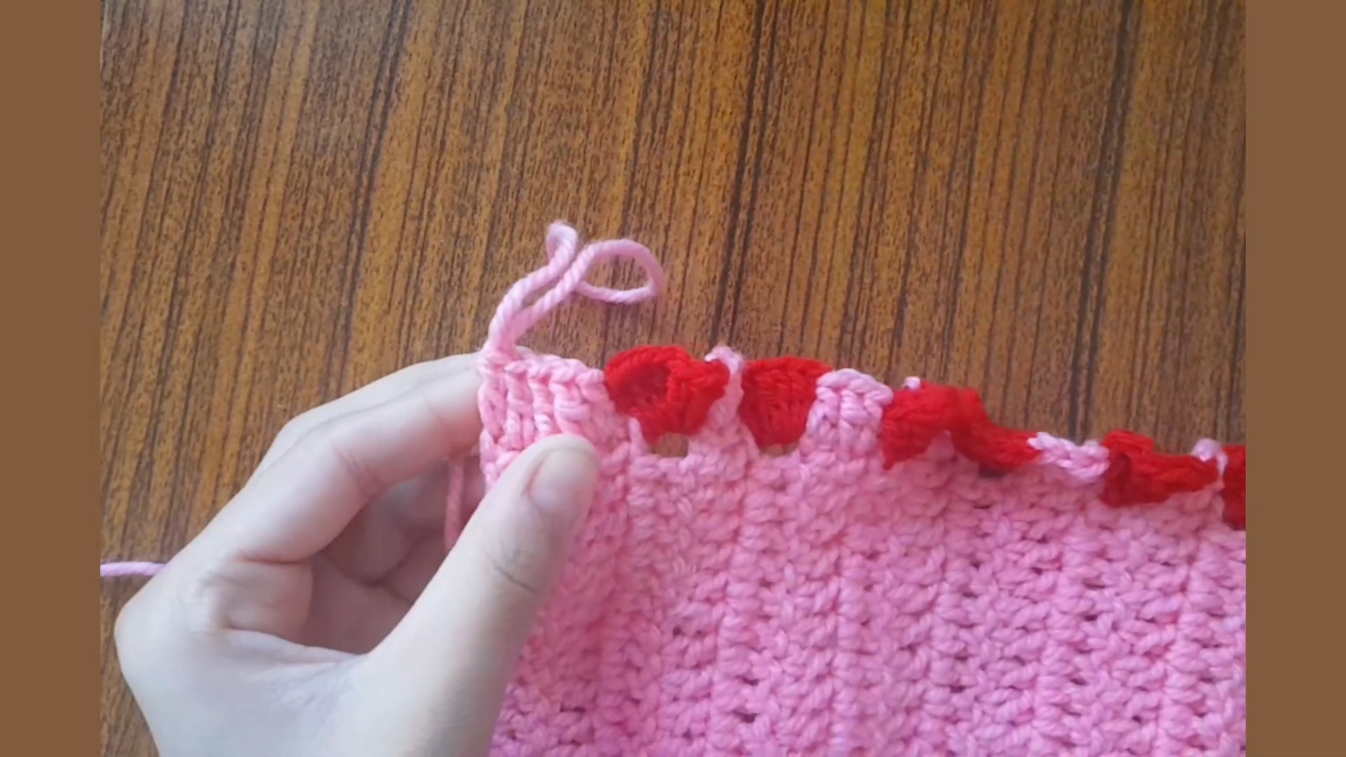 Shape Project Pulling Yarn Easy Crochet Strawberry Fingerless Gloves Pattern - DIY Crafts